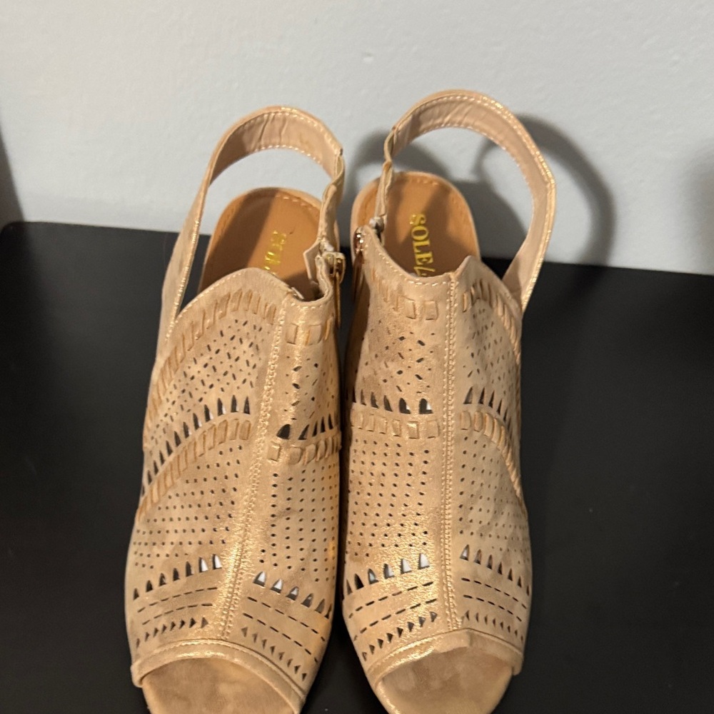 Soludos Women's Rose Gold Cutout Sandals